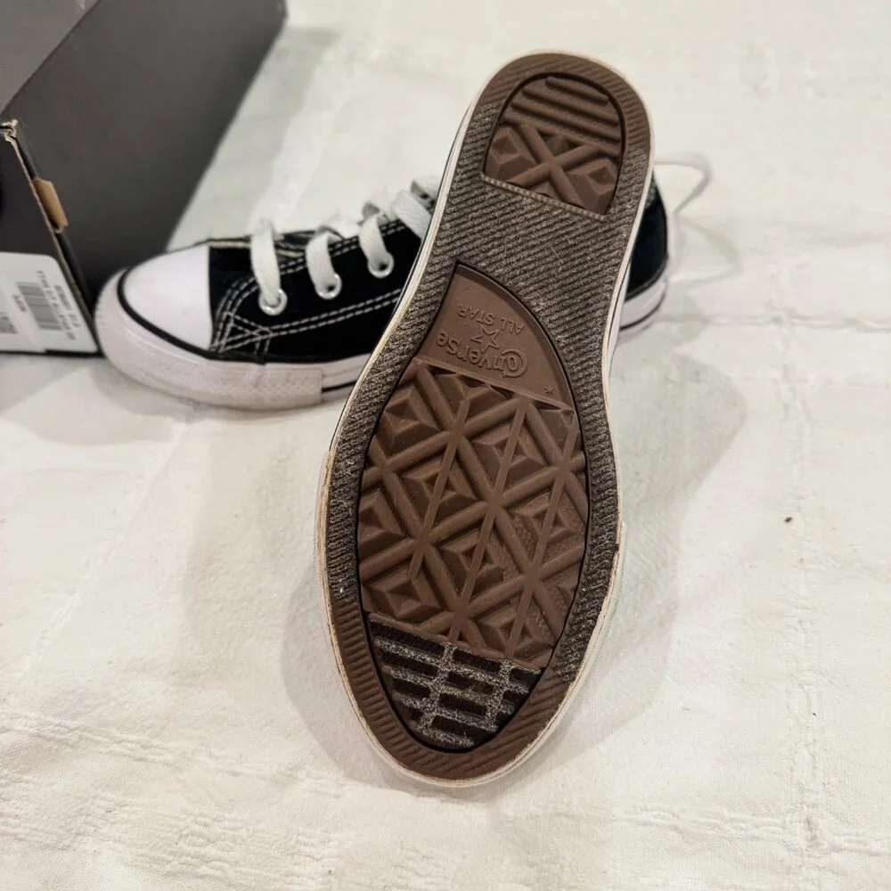 Converse Black Sneakers Size 1 Youth (Little Kid)